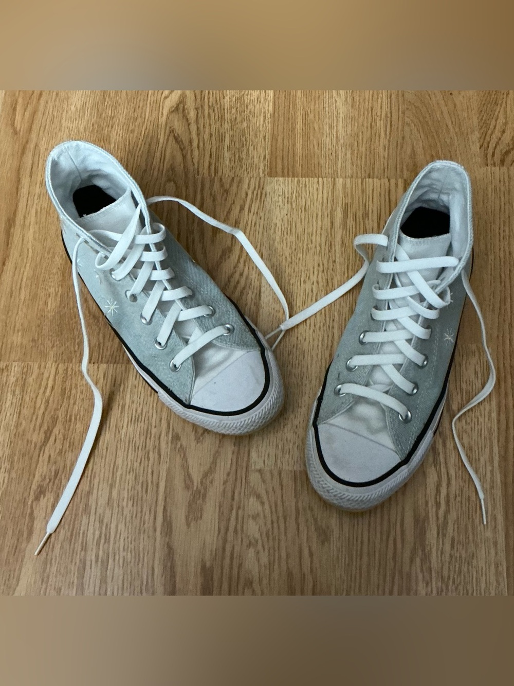 Converse Chuck Taylor All Star- Light Blue With Embroidered Daisies- W6.5, M4.5